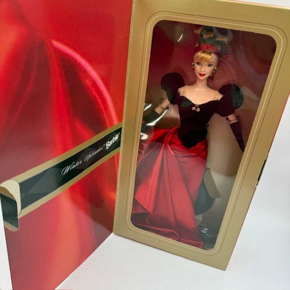 Winter Splendor Barbie Special Edition Avon Exclusive 1998 Mattel 19357 - Picture 1 of 9
